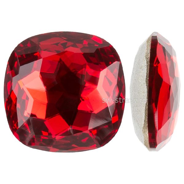 Кристаллы 4483 12 mm Scarlet