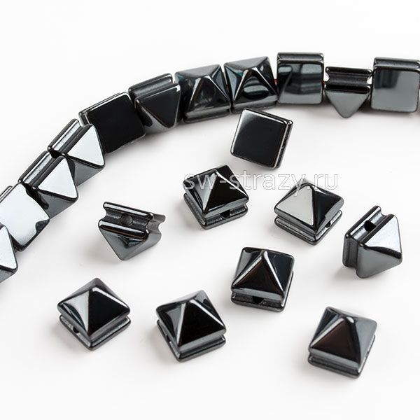 Бусина-шип квадратный из темного гематита 7 мм*