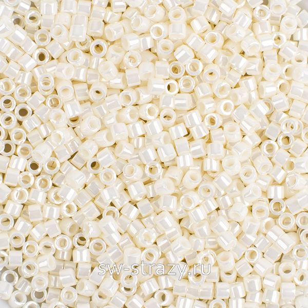 Delica Beads 11/0 DB203 Ceylon Light Yellow