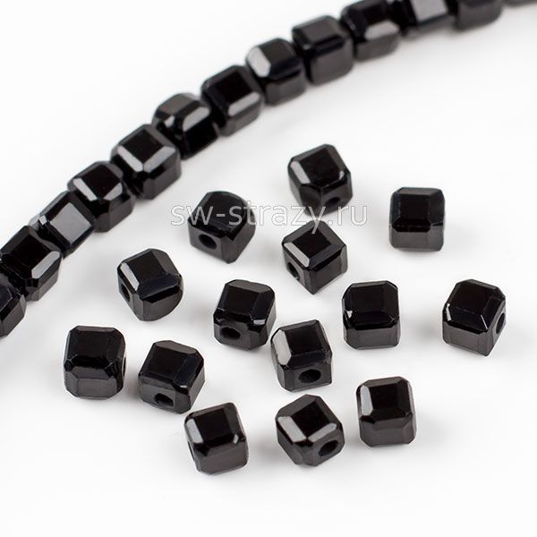 Бусина-куб из шпинели 2,5 мм*