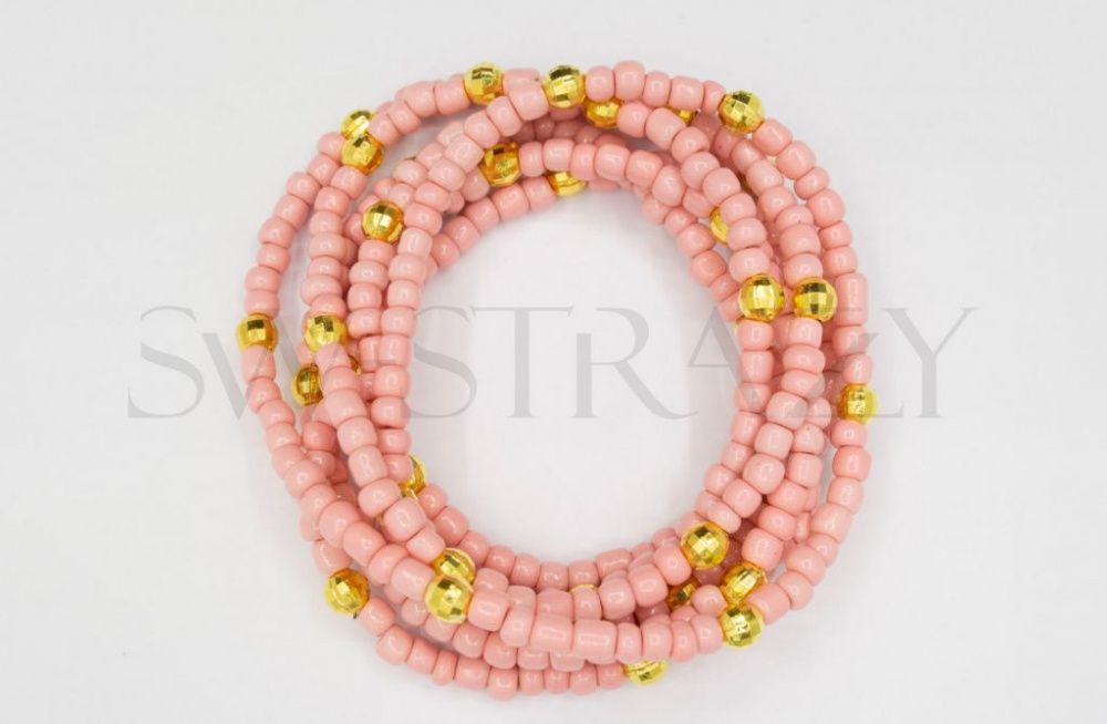 Розовый браслет